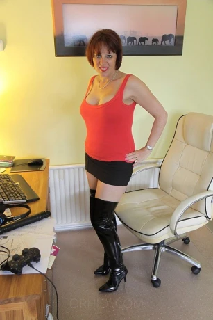 curvy_claire — 13 / 14