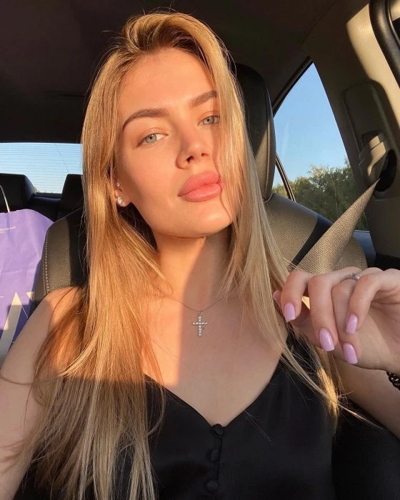 Liliya — 3 / 7