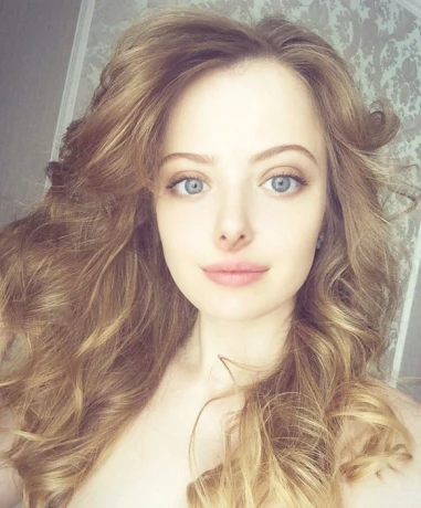 Alina Muse — 1 / 4