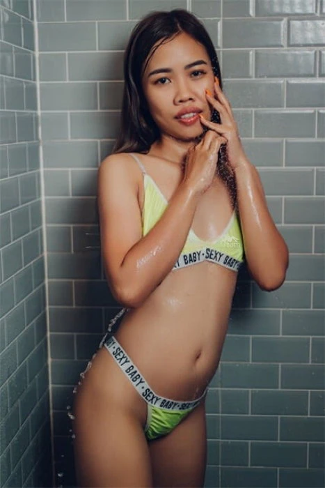 Tina — 2 / 5