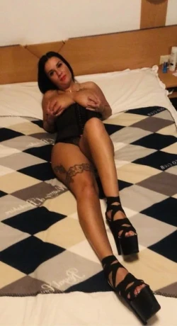 Sabrina Party Girl — 3 / 6