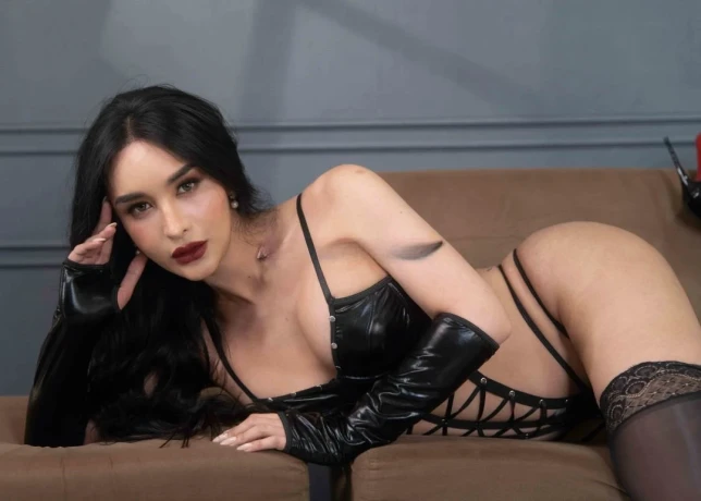 Alexandra Gomez — 10 / 12