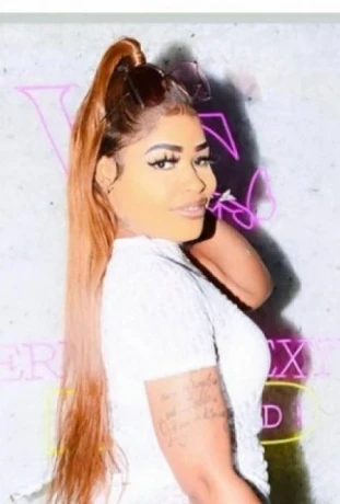 Queen of freak — 1 / 3