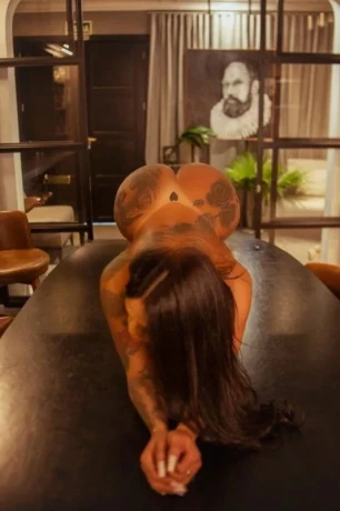 Lia Marquezine — 11 / 12