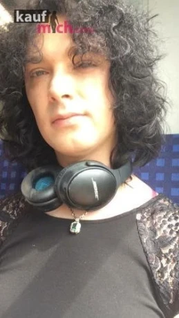 Ladyboy Annette — 2 / 3