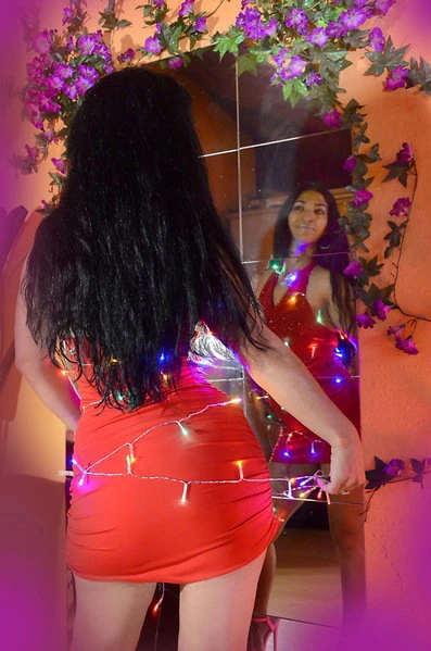 Lona — 6 / 11