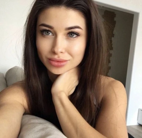 Duo (Lina & Anya) — 3 / 6