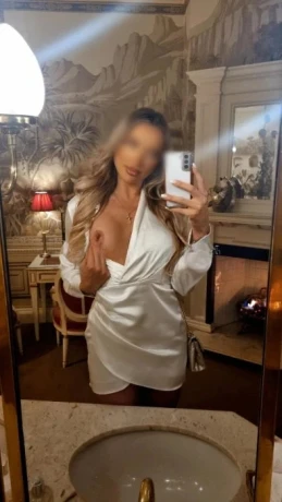 Christina — 9 / 14