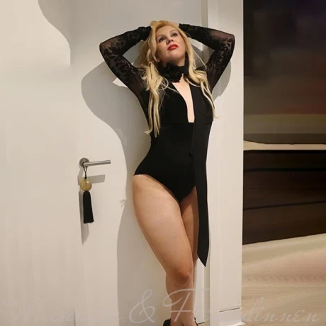 M O N I C Neu — 6 / 8