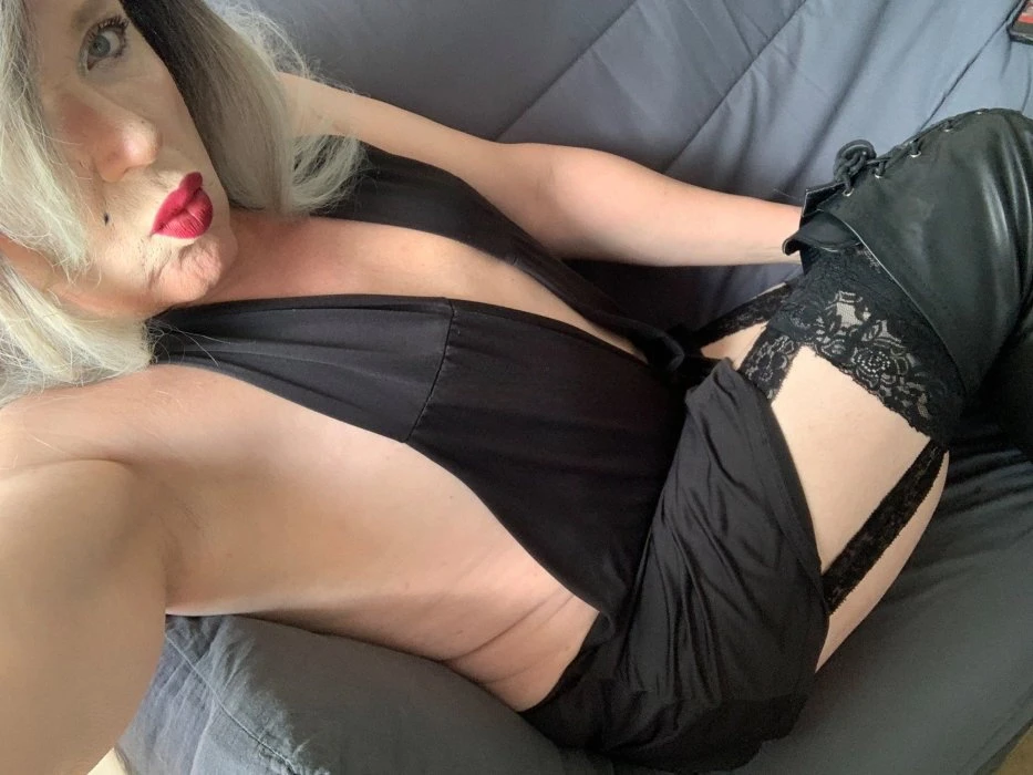 Katia Travestie — 7 / 9