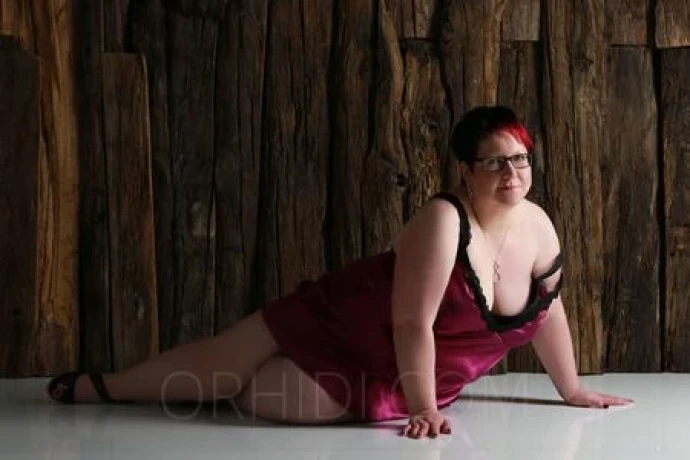 Lilly - molliger, deutscher Busentraum — 2 / 24