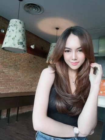 Celine Evelin — 1 / 8