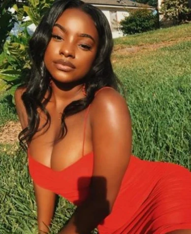 Hannah Bella — 2 / 3