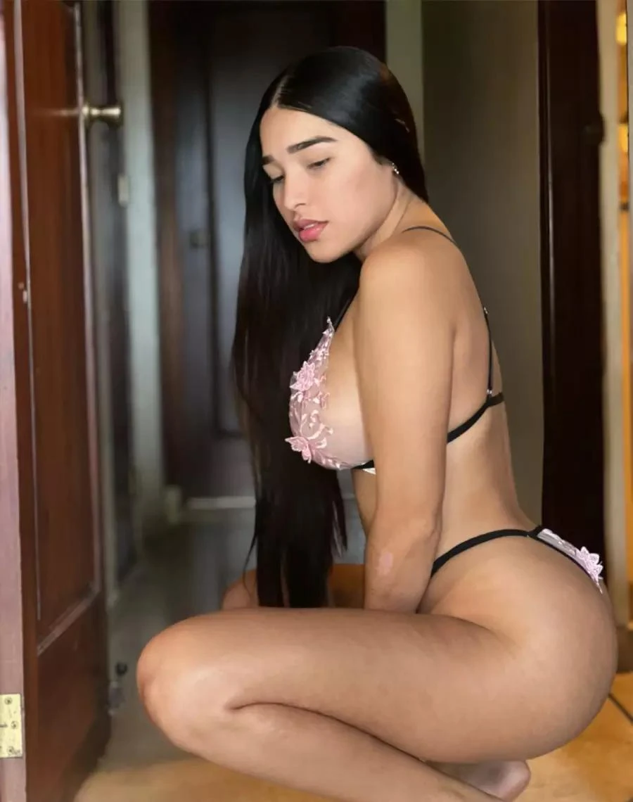 Latina Hot Xiomara — 10 / 18