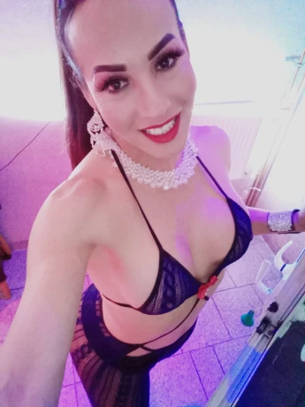 Ts Alexandra1 — 1 / 6