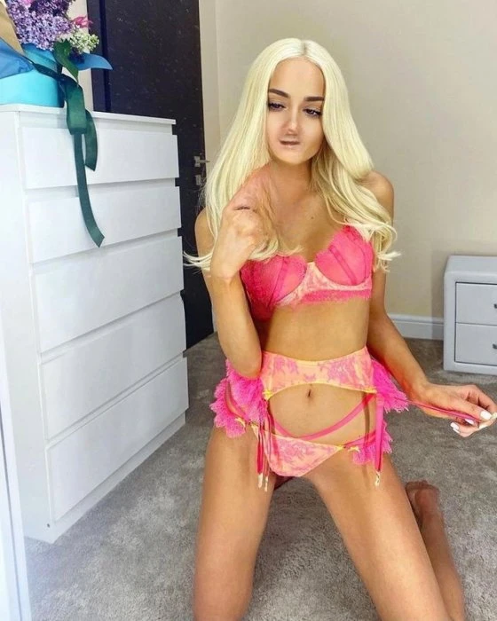 Barbie — 6 / 8