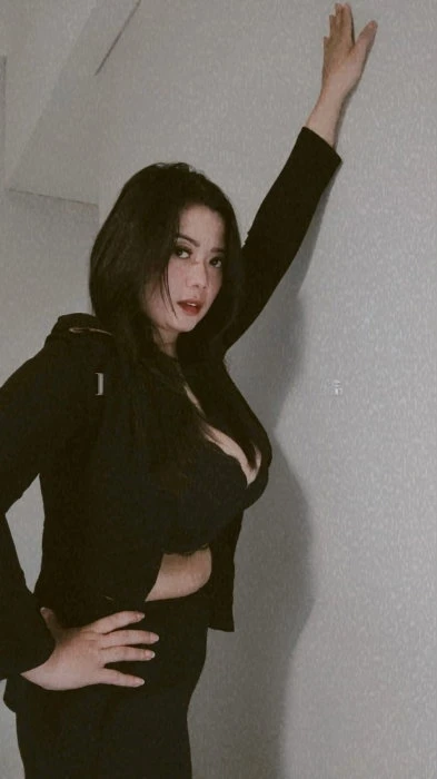 Siska, Escort, Surabaya