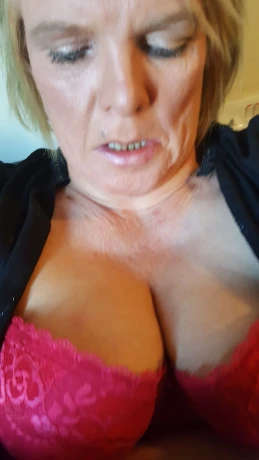 TantalisingTaylor69 — 15 / 16