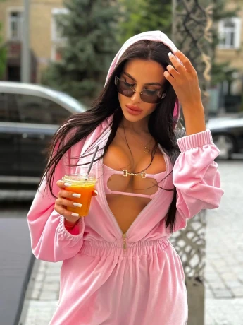 Angelika — 16 / 20