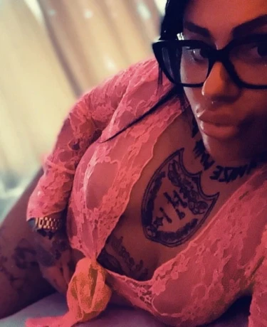 Lola Deutsch2 — 2 / 11