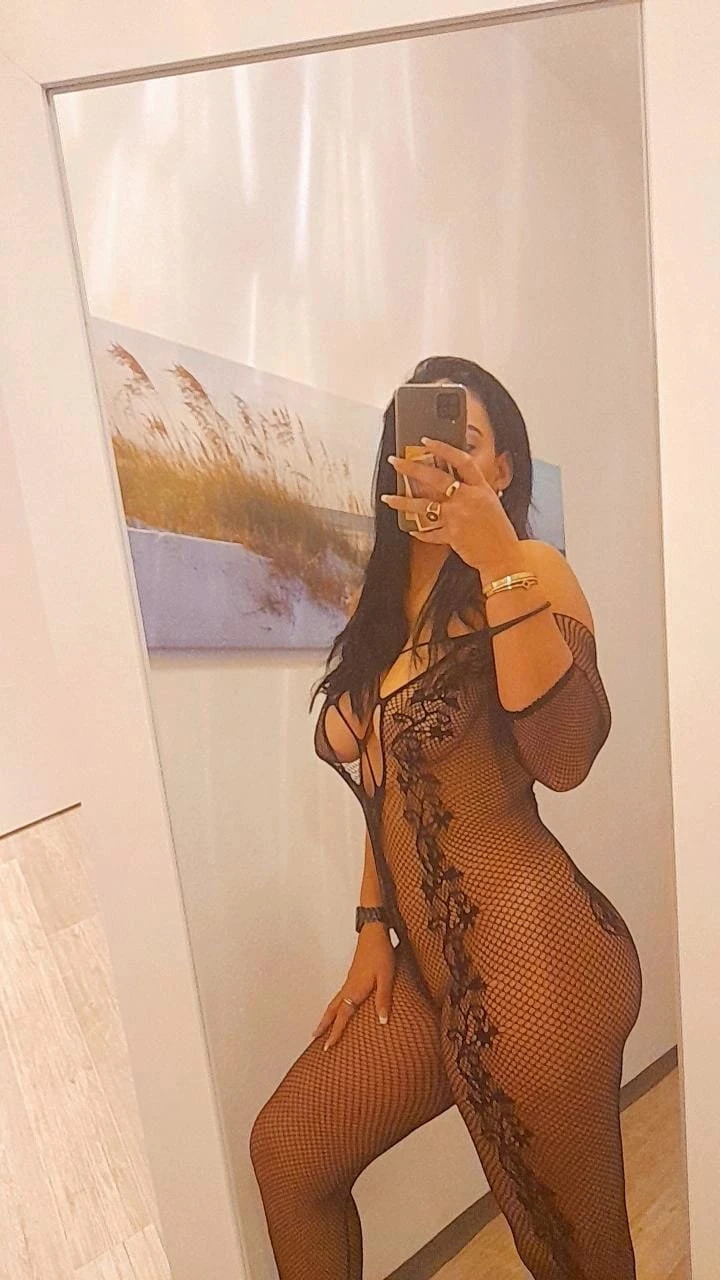 Hot Rubi — 3 / 5