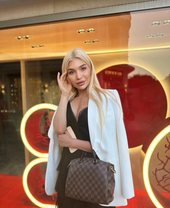 Alice, Escort, Basel
