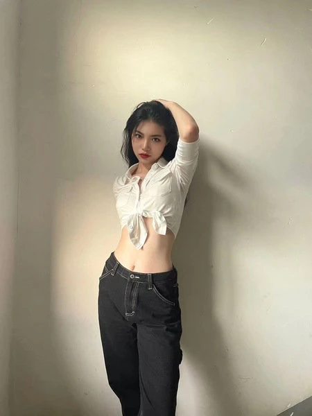 Lucy — 2 / 3