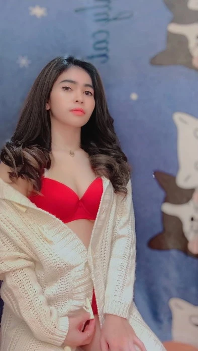 Adinda — 4 / 11