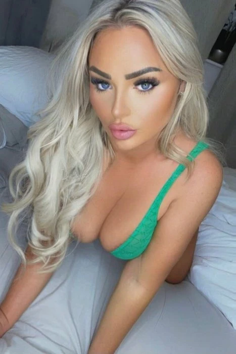 Nadya, Escort, Cannes