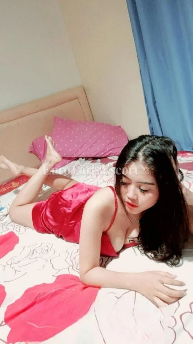 Marsha — 2 / 3