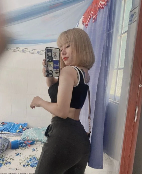 Linda — 2 / 4