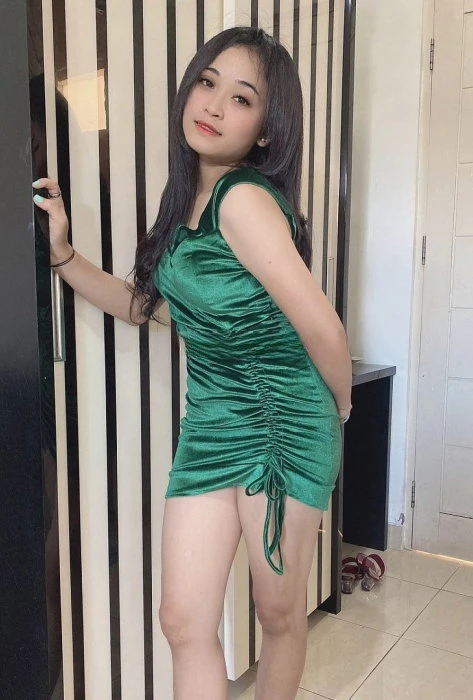 Clara — 2 / 6
