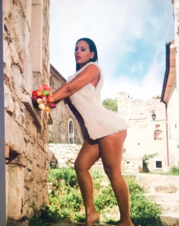 Naomi — 5 / 6