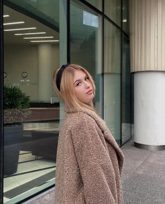 Arina — 4 / 5