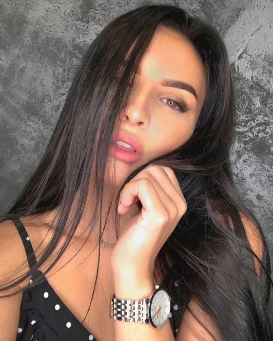 Alena, Escort, Paris