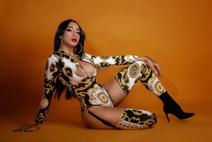 Rafaella Lux — 6 / 12