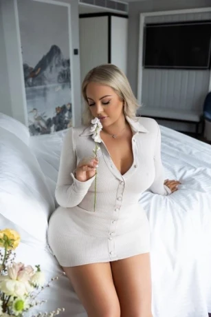 Whitney York — 4 / 8