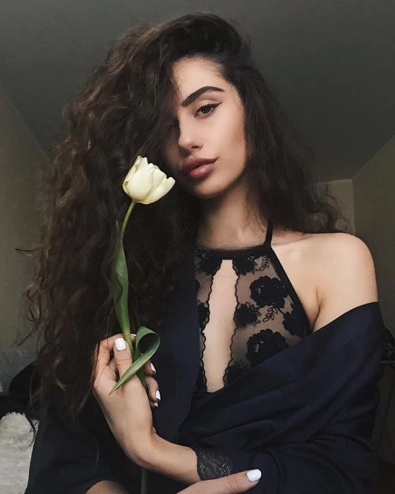 Cassie — 2 / 5