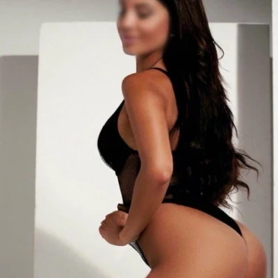 Evelyn, Escort, Geneva