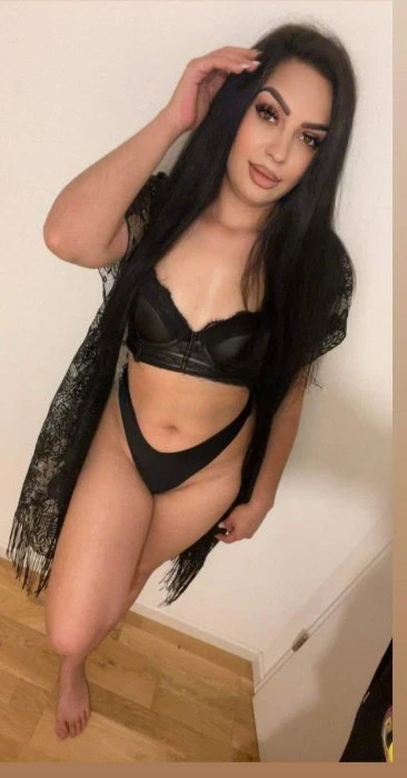 Leyla — 2 / 5