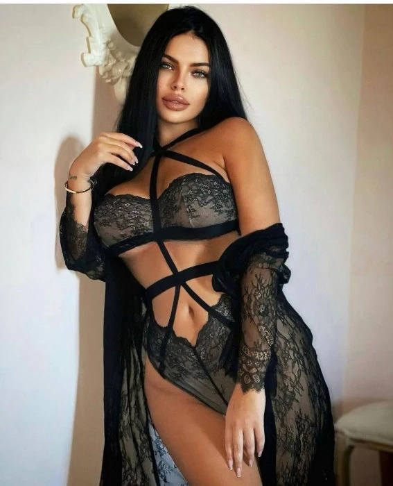 Anabel — 2 / 10