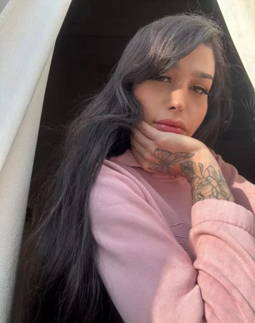 Isis Beaty Brasileira — 19 / 20