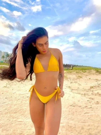 Pamela Ferrari — 4 / 12