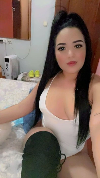 Valeri, Escort, Etterbeek