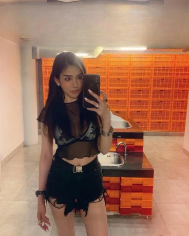 Lovely Mili — 4 / 6