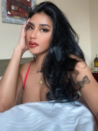 Ariana Wolfie — 3 / 4