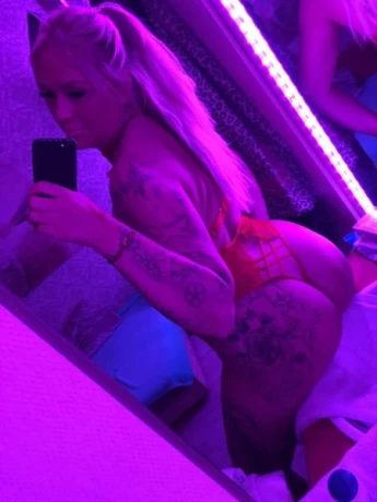 Deutsche AV Queen — 2 / 3