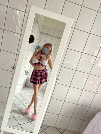 Kleine Alexxa1 — 8 / 14