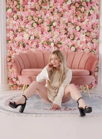 Escort Dame Frieda — 1 / 3