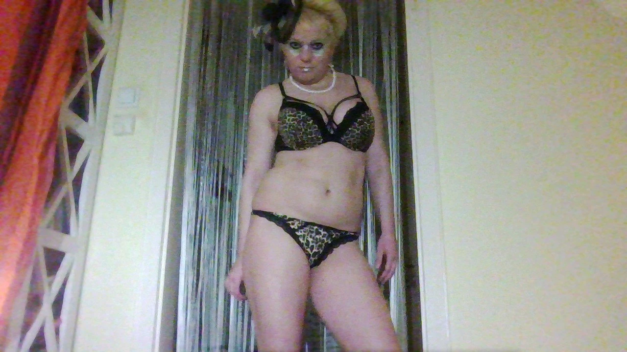 Natalie24 — 27 / 33